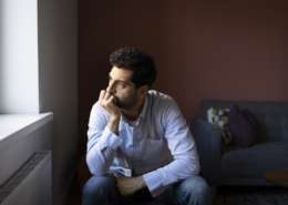 freepik_anxious-man-indoors-front-view_kl-260x185 Bizz Tipps