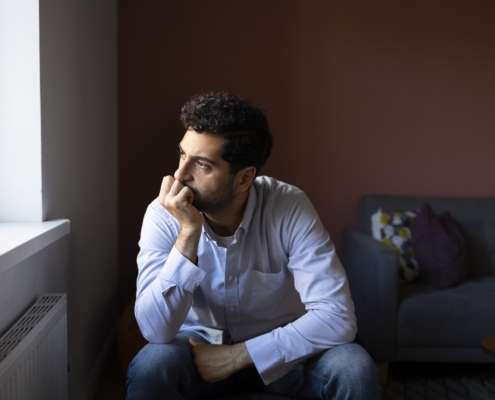 freepik_anxious-man-indoors-front-view_kl-495x400 Aktuell