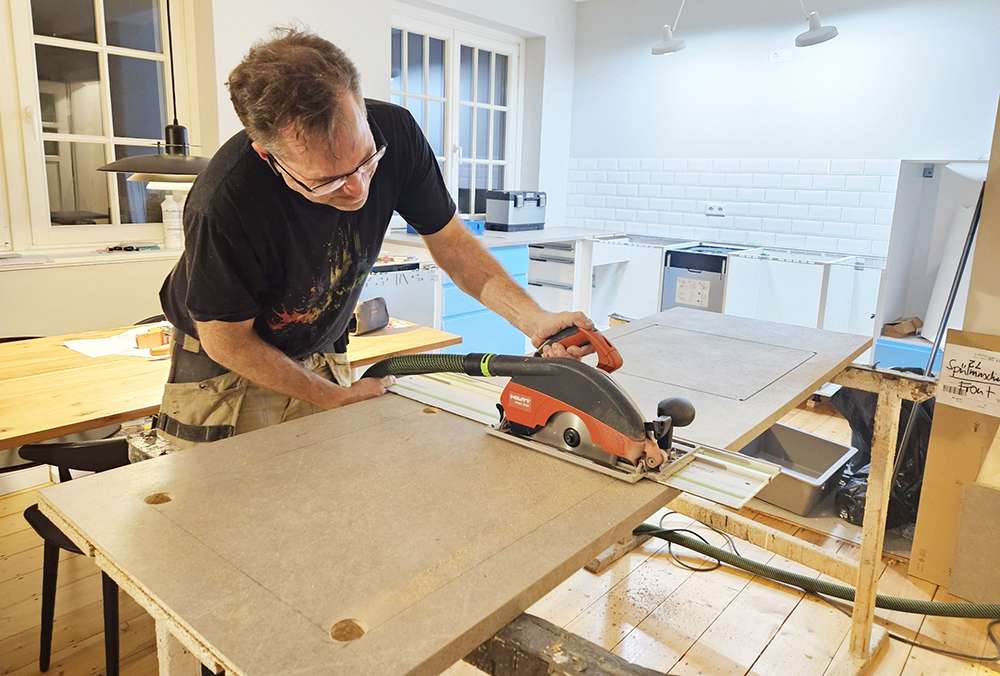 M.-Huppertz Holz lebt, und ich lebe mit ihm