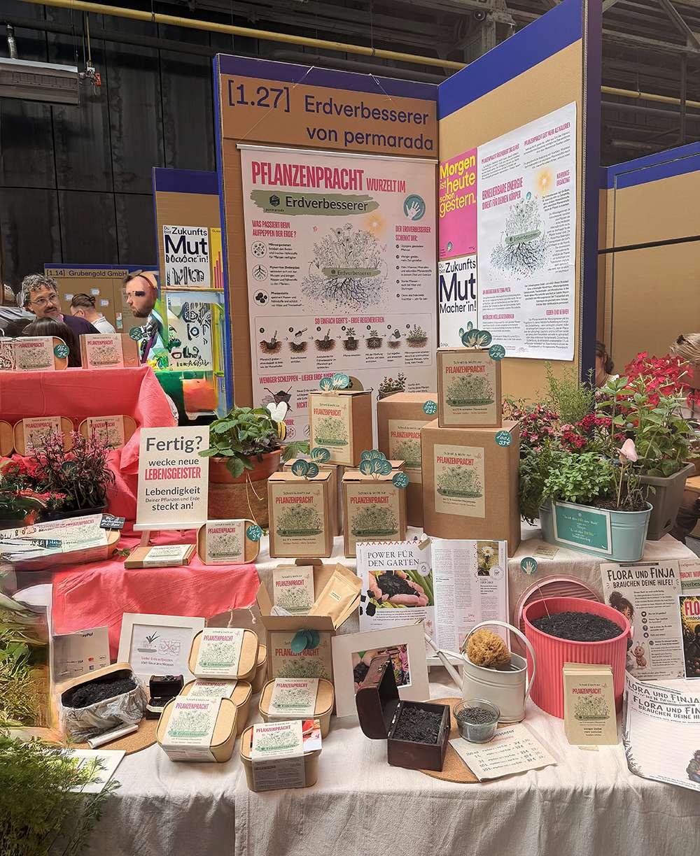 Erdverbesserer-Stand Wie ein Freiburger Start-up Erde regeneriert